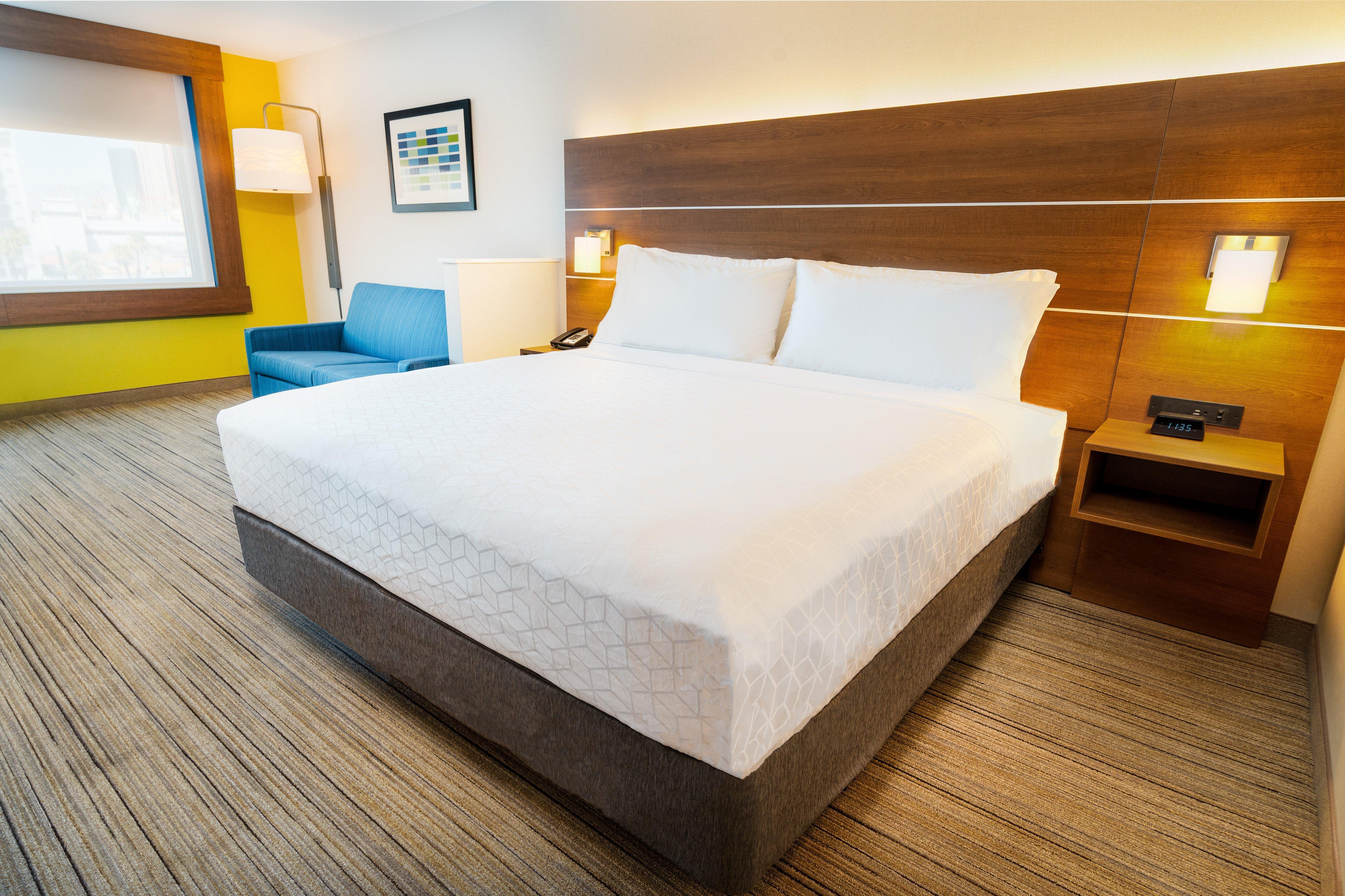 Holiday Inn Express & Suites - Las Vegas - E Tropicana By Ihg Экстерьер фото