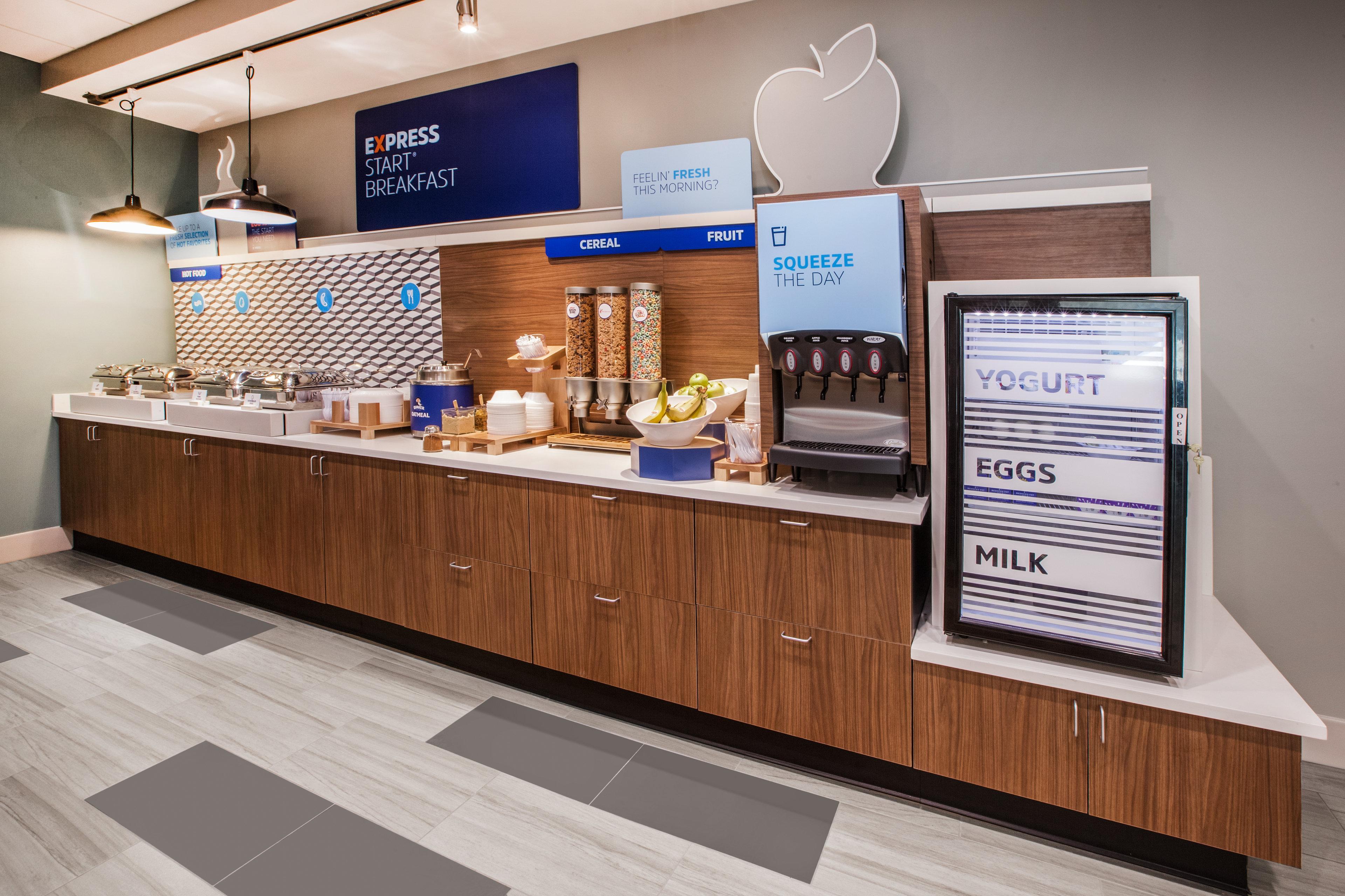Holiday Inn Express & Suites - Las Vegas - E Tropicana By Ihg Экстерьер фото