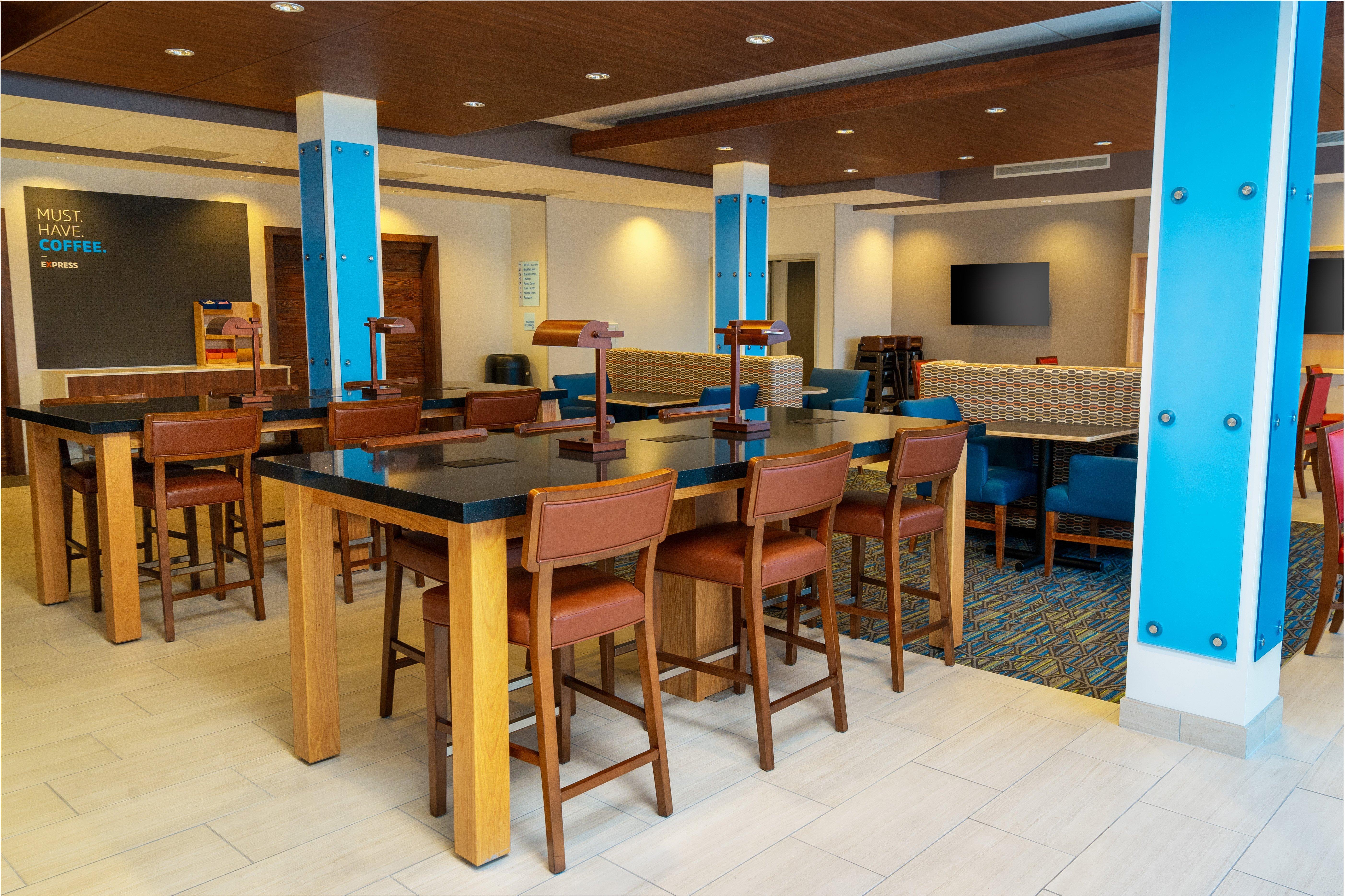 Holiday Inn Express & Suites - Las Vegas - E Tropicana By Ihg Экстерьер фото