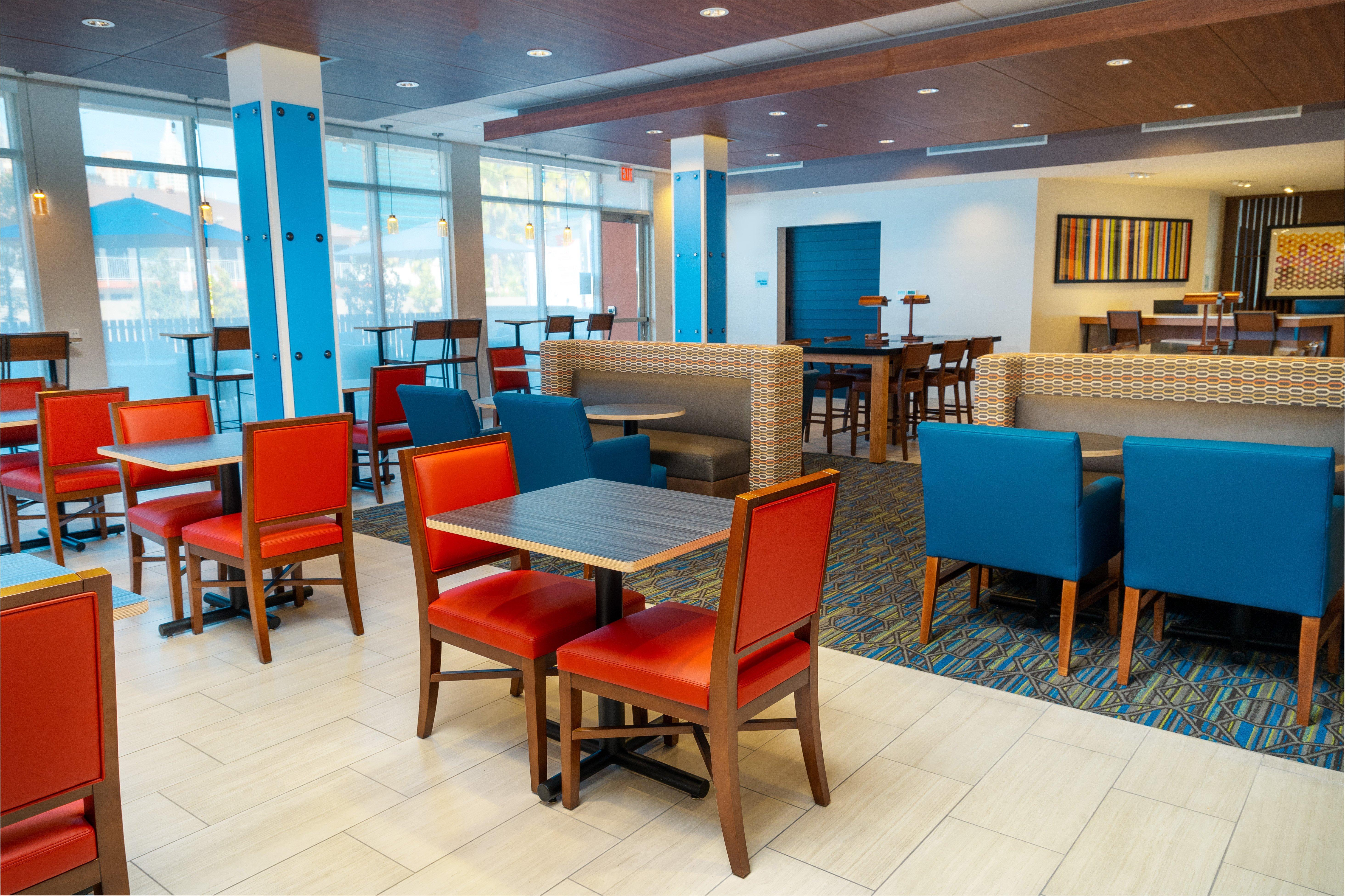 Holiday Inn Express & Suites - Las Vegas - E Tropicana By Ihg Экстерьер фото