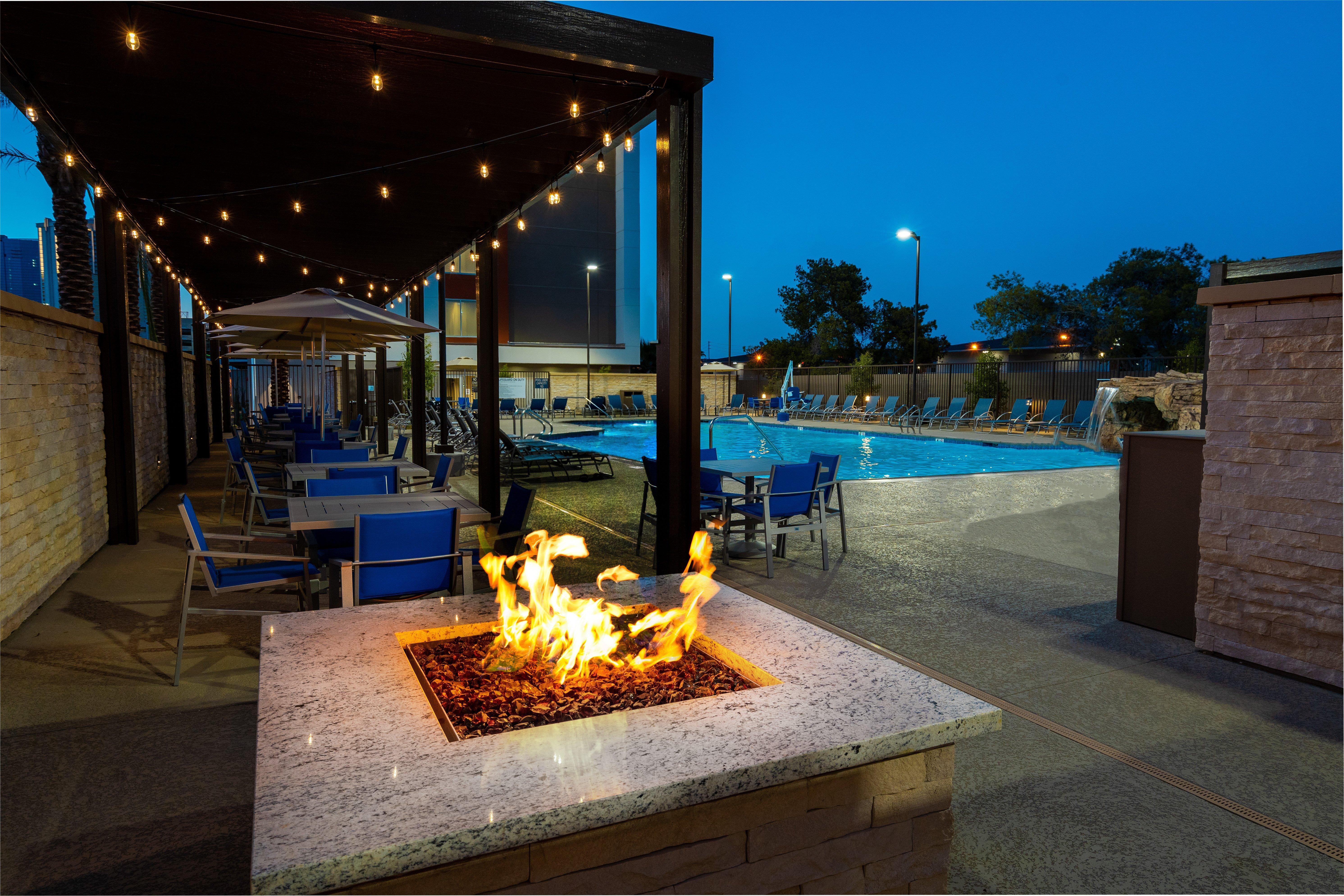 Holiday Inn Express & Suites - Las Vegas - E Tropicana By Ihg Экстерьер фото